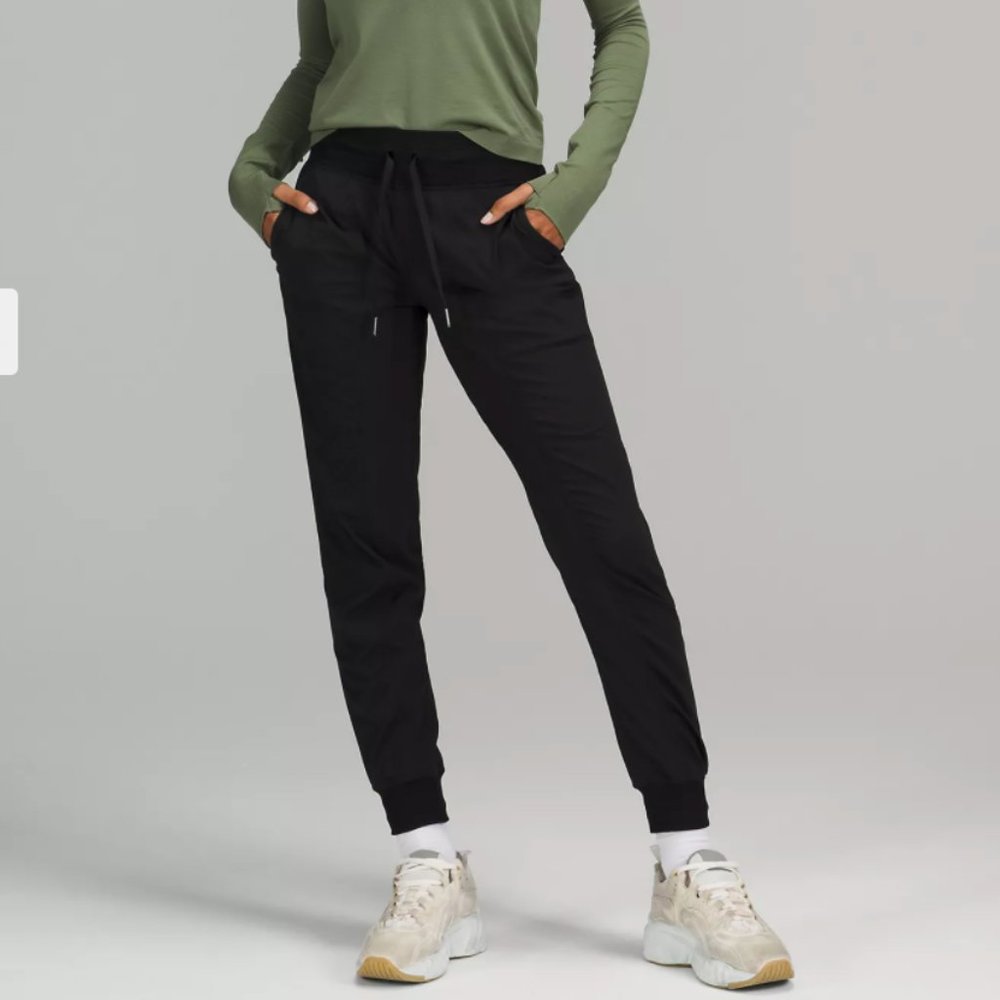 LULULEMON Dance Studio Mid-Rise Jogger, Size 6